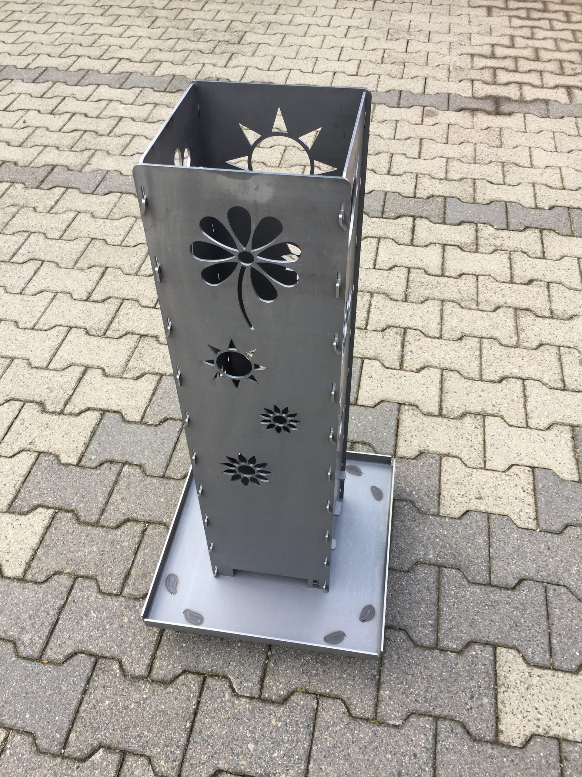 Feuersäule (viereckig) – Bild 2