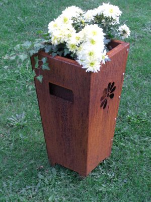 Blumenkübel