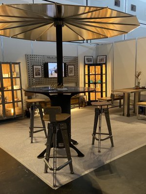 Herrmann auf Messestand