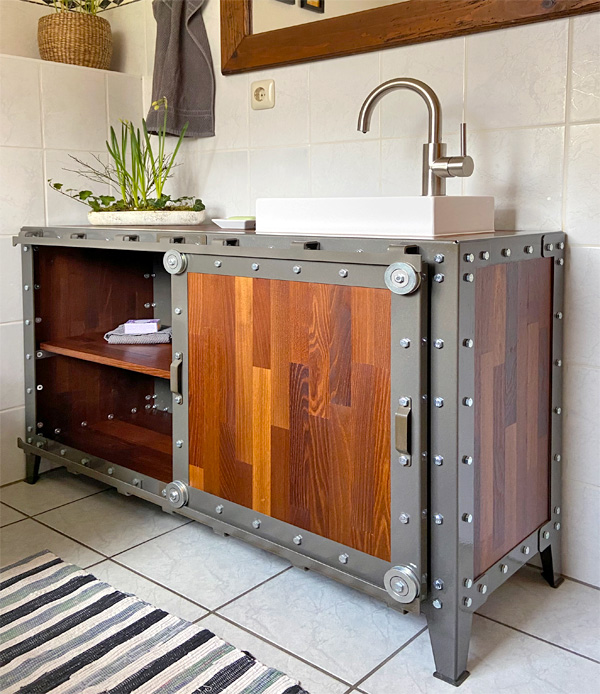 Waschschrank Industrial Design